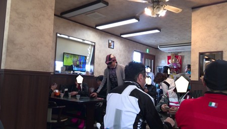 店内@まるい食堂