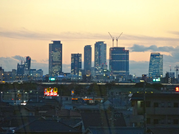 エアポートウォーク名古屋から見た、夕暮れ時の名駅ビル群 - 1