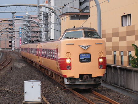 381系特急きのさき 山陰本線二条駅