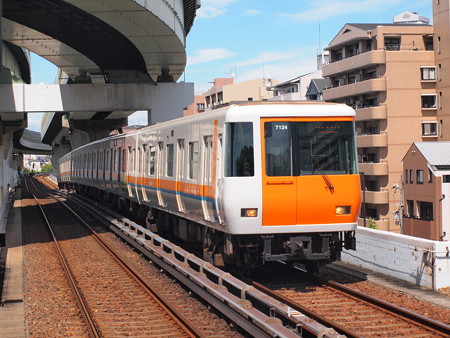 近鉄7000系 中央線朝潮橋駅02