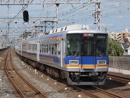 南海10000系特急サザン 南海本線粉浜駅