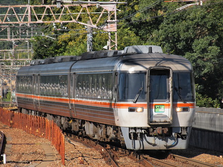 キハ85系特急ワイドビューひだ 東海道本線山科駅