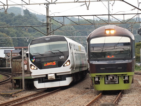 E257系特急あずさ リゾートやまどり富士山追い越し 中央本線四方津~上野原