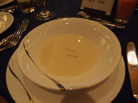 じゃがいものクリームスープクルトン添え