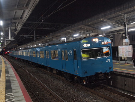 103系普通阪和線日根野駅01