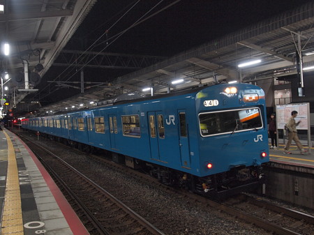 103系普通阪和線日根野駅03