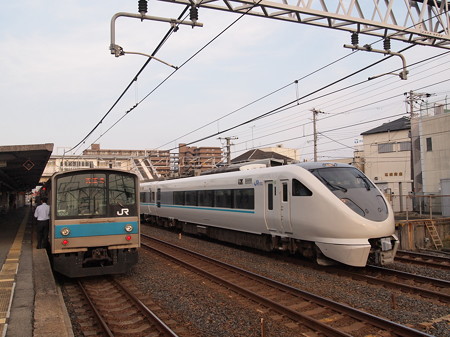 289系回送と205系普通 阪和線上野芝駅