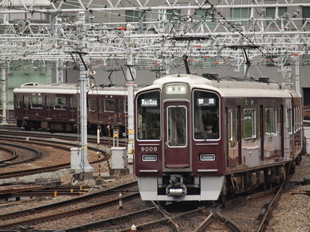 阪急9000系普通 阪急宝塚線梅田駅01