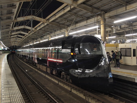 南海50000系ラピート スターウォーズフォースの覚醒号 南海本線天下茶屋駅03