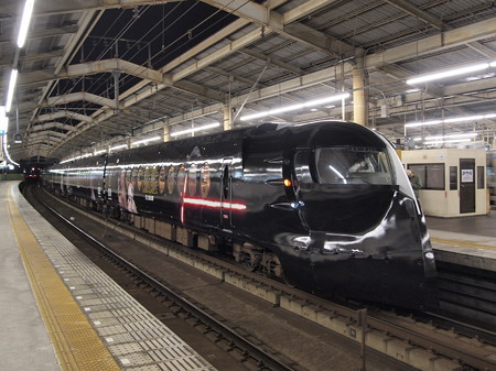 南海50000系ラピート スターウォーズフォースの覚醒号 南海本線天下茶屋駅02