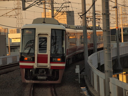 南海11000系泉北ライナー 泉北高速線深井駅