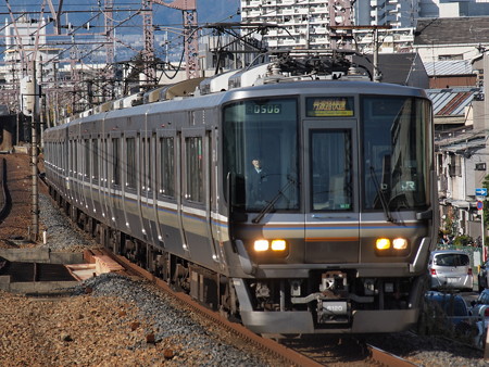 223系丹波路快速 東海道本線塚本駅