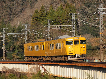 115系普通 伯備線方谷~備中川面02