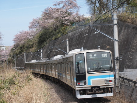 205系普通相模線上溝駅01