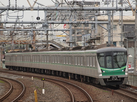 メトロ16000系各停 常磐線北松戸駅01