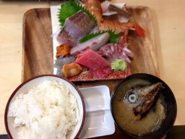 たかまる