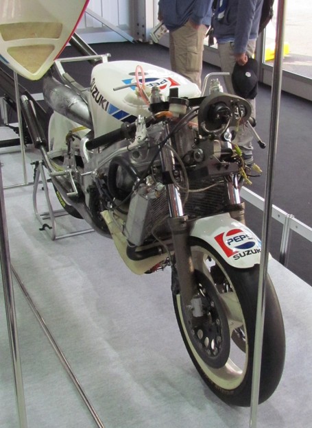 1988 RGV-γ500 ＃34 ケビン・シュワンツ Kevin Schwantz