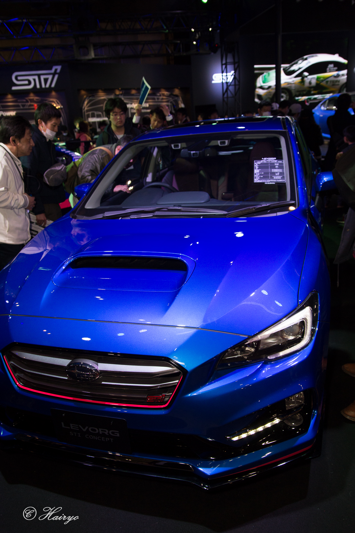 11. レヴォーグ STI コンセプト