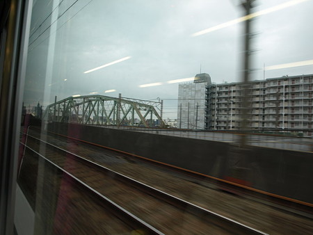 湘南新宿ライングリーン車１階の車窓
