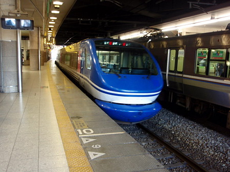 ＨＯＴ７０００系（新大阪駅）