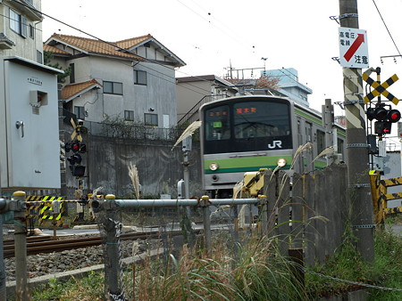 横浜線２０５系成瀬踏切