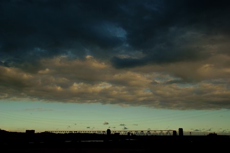 暗い空