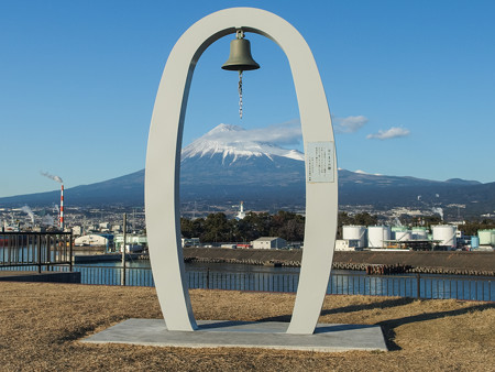 田子の浦みなと公園 はじまりの鐘