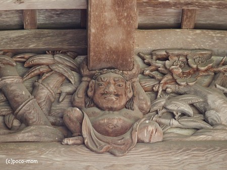 光台院 本堂破風飾り PB030542