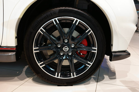 JUKE NISMO RS ホイールとキャリパー