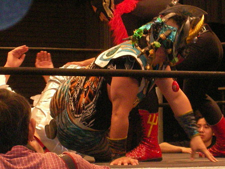 raw 001