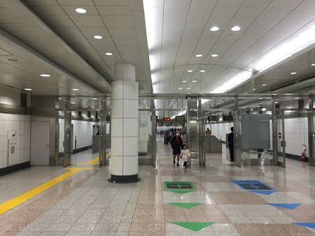 第2ターミナル駅出口