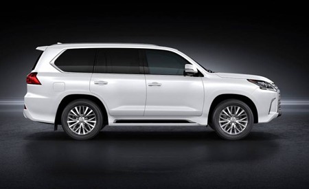 2016-Lexus-LX570-TD-4