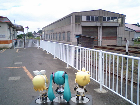 大畑駅前に停車、休憩8分。旧下北交通大畑線(元・国鉄大畑線)大畑...