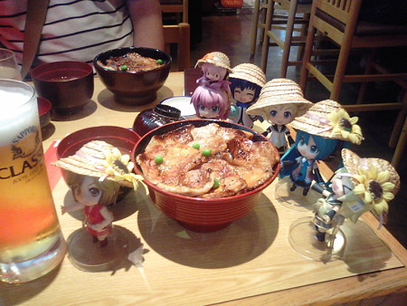 リン:「逝ったぁー!! 特盛り豚丼!!」 ミク:「すごく香ばしい香...
