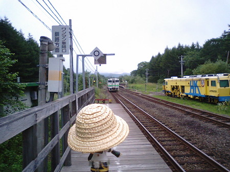 いきなり降り立った! 周辺にまったく何もない秘境駅、古瀬駅!! こ...