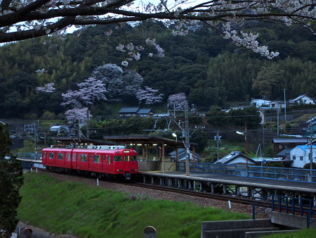 こどもの国駅