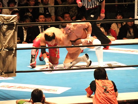 新日本プロレス BEST OF THE SUPER Jr.XIX　Aブロック公式戦 プリンス・デヴィットvsKUSHIDA (2)