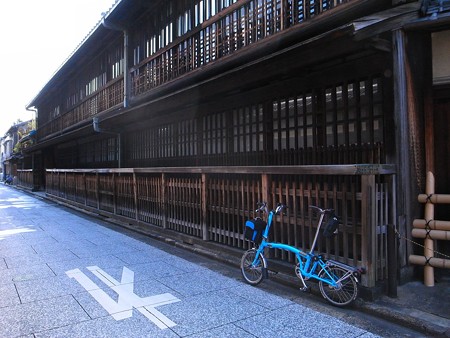 Bromptonで角屋さんへ