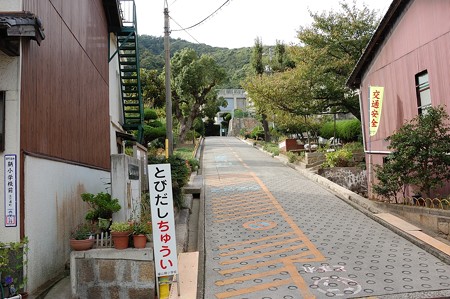 鞆小学校への入り口