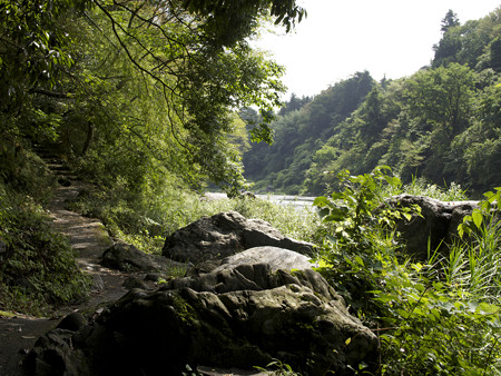 石の階段と大岩(2)