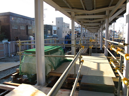 工事中の小島新田駅6