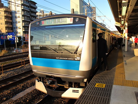 E233系(東神奈川駅)