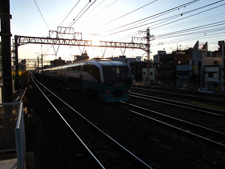 251系(東神奈川駅)