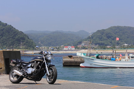 ゼファー1100　勝浦