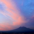 Photos: 5月1日富士宮からの夕方富士山 少し夕焼けして綺麗だったですね～ 今日もお疲れ様(^ ^)