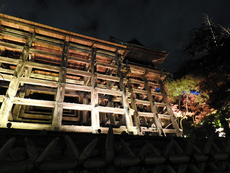 清水寺(夜)37 釘を使わぬ懸造りの「桧舞台」
