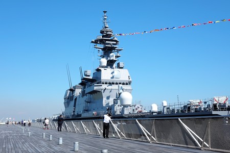 2015.10.13　大さん橋　DDH-183　いずも　デッキから