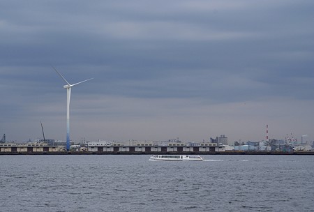 風車と・・シーバスと・・空と・・♪