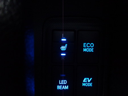トヨタＡＱＵＡ　神奈川県　ＬＥＤ打ち替え　スイッチ