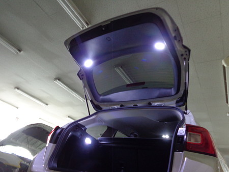 レヴォーグ　愛知県　バックドアＬＥＤ取付後